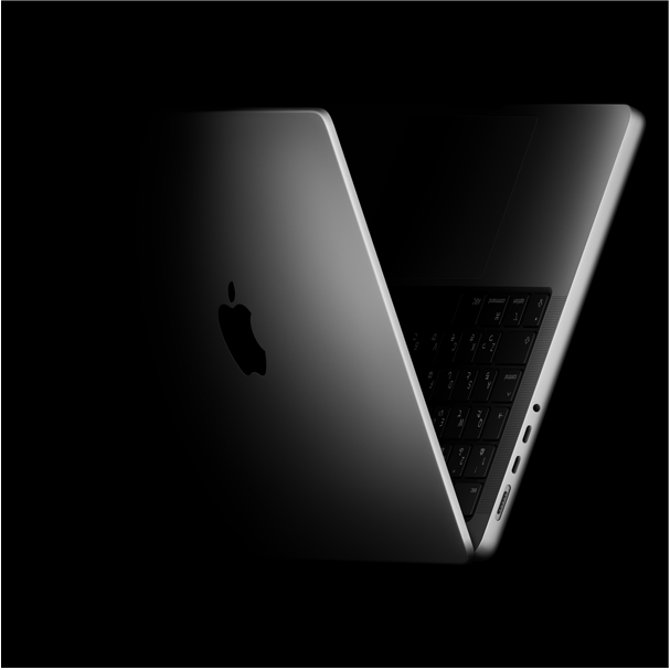 V字型に配置されたMacBook Pro。M5チップを表現している